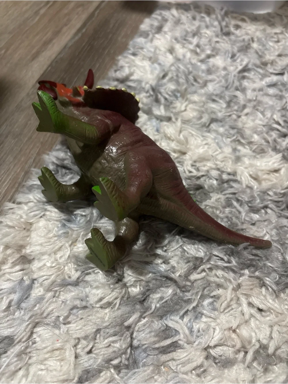 Green & Brown Triceratops Reptile Figure - Realistic Terrarium Accent
